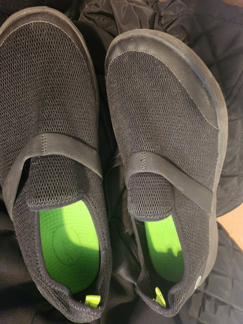 Oofos Oomg eeZe low shoe black 10